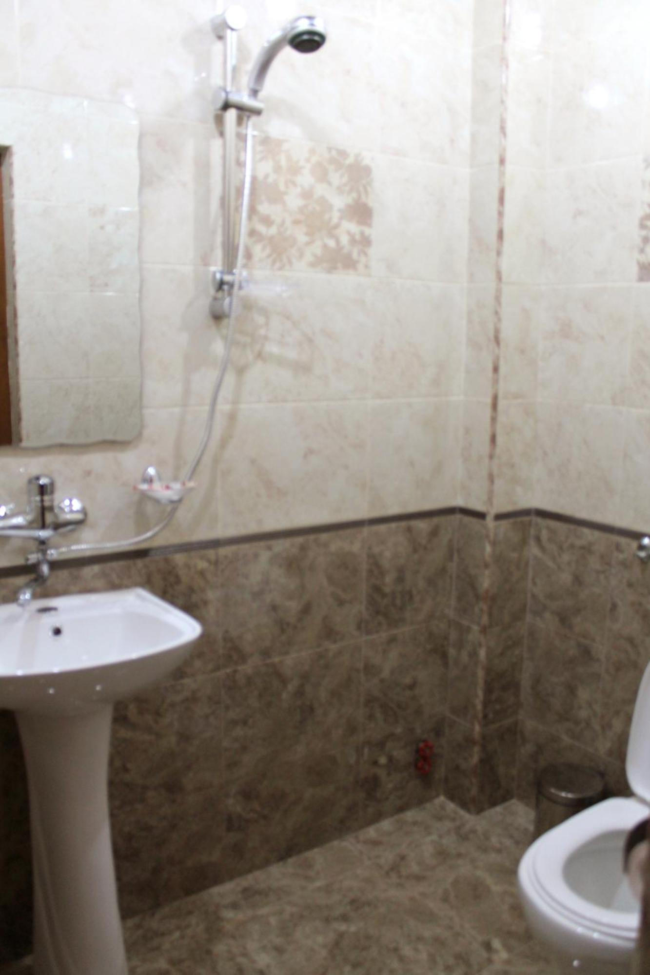 Princ Plaza Hotel Jereván Kültér fotó