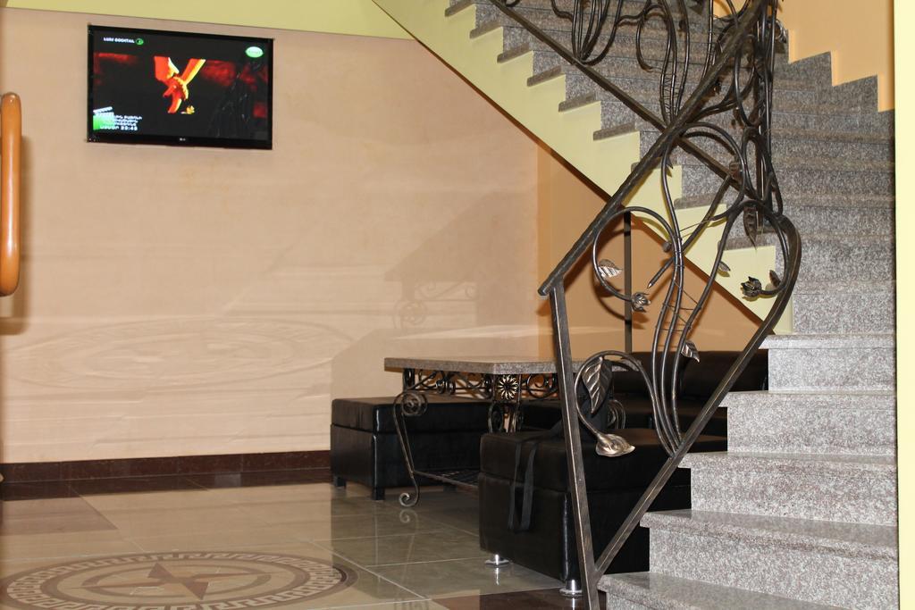 Princ Plaza Hotel Jereván Szoba fotó