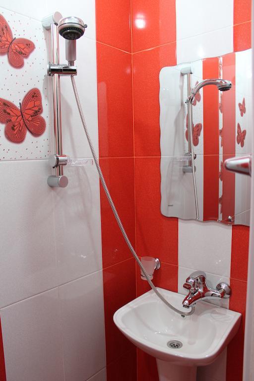 Princ Plaza Hotel Jereván Szoba fotó