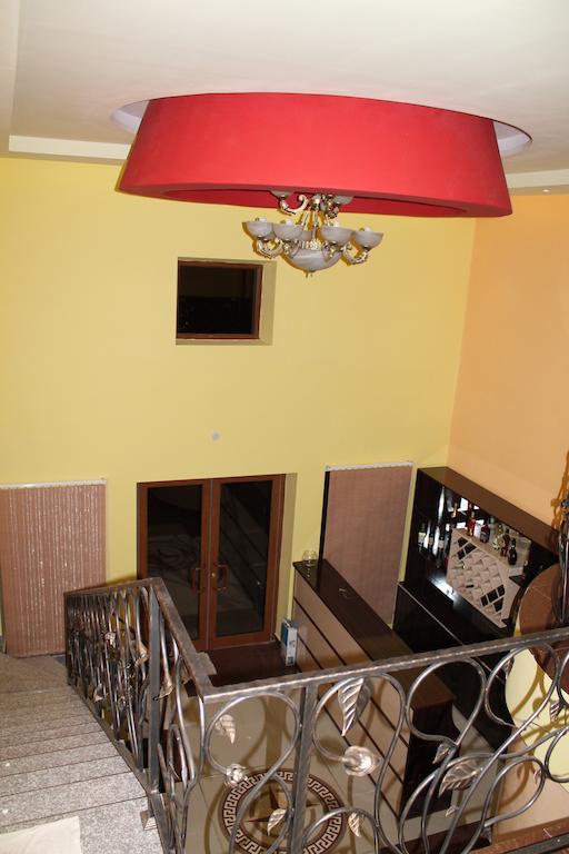 Princ Plaza Hotel Jereván Kültér fotó