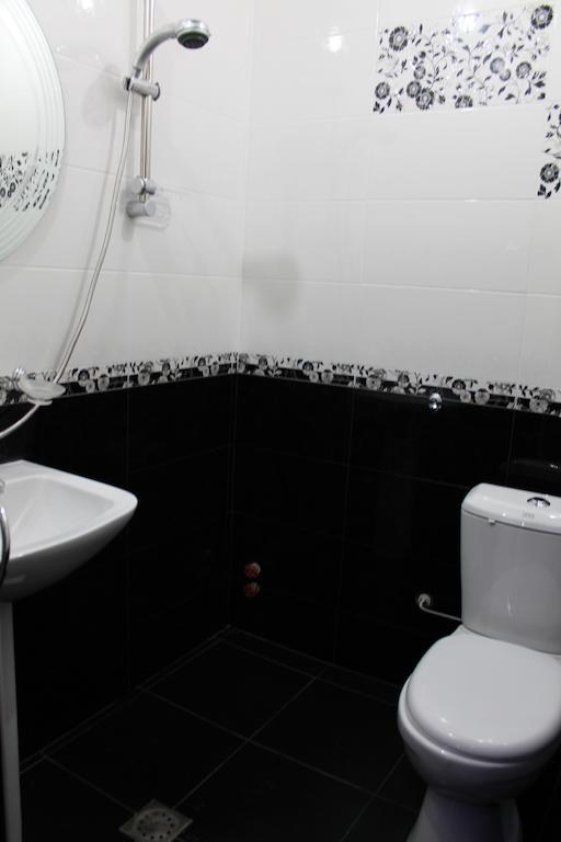Princ Plaza Hotel Jereván Kültér fotó